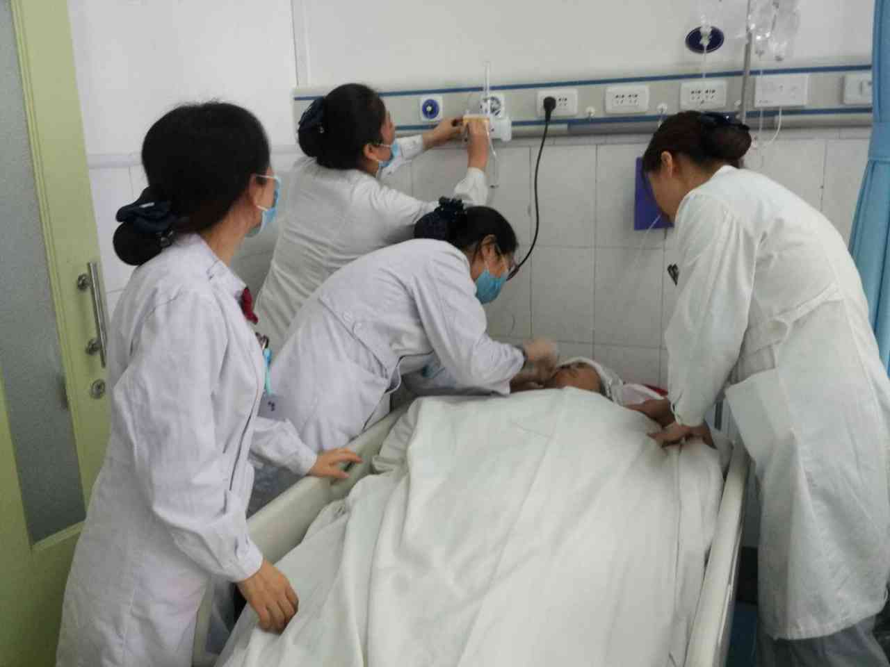 守望生命践行职责西安北车医院外科抢救多发肋骨骨折患者纪实